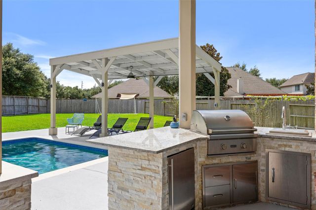 9612 Eden Ridge Lane, Pearland, TX 77584