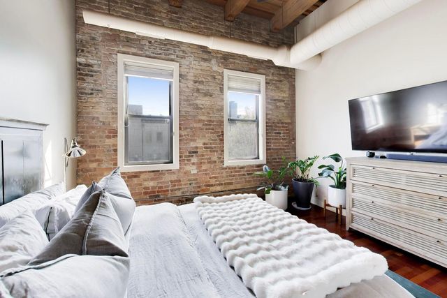 1050 W HUBBARD Street 2F, Chicago, IL 60622