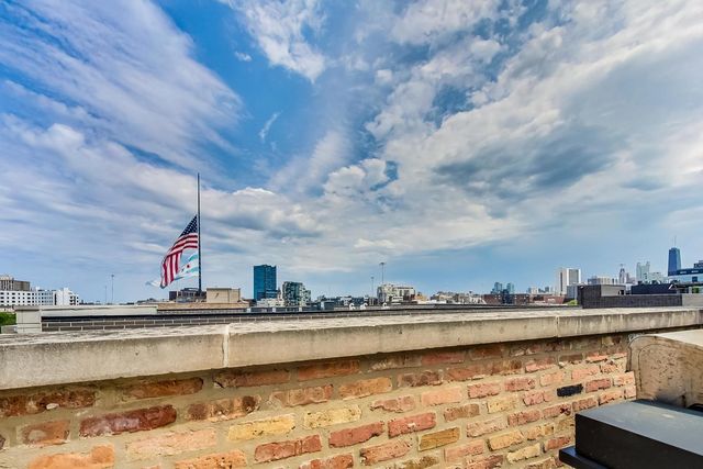 1050 W HUBBARD Street 2F, Chicago, IL 60622