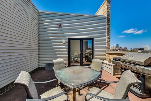 1050 W HUBBARD Street 2F, Chicago, IL 60622