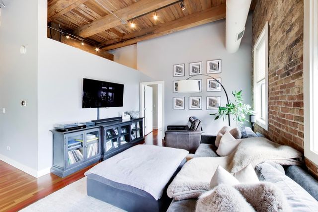 1050 W HUBBARD Street 2F, Chicago, IL 60622