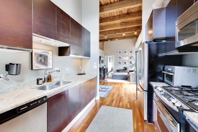 1050 W HUBBARD Street 2F, Chicago, IL 60622