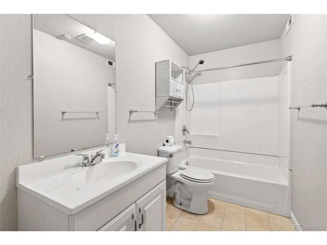 24666 E Arizona Cir, Aurora, CO 80018