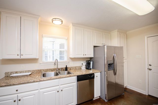 1040 Calloway Drive, Conway, AR 72034