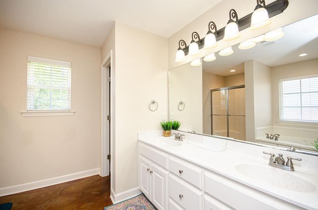 1040 Calloway Drive, Conway, AR 72034