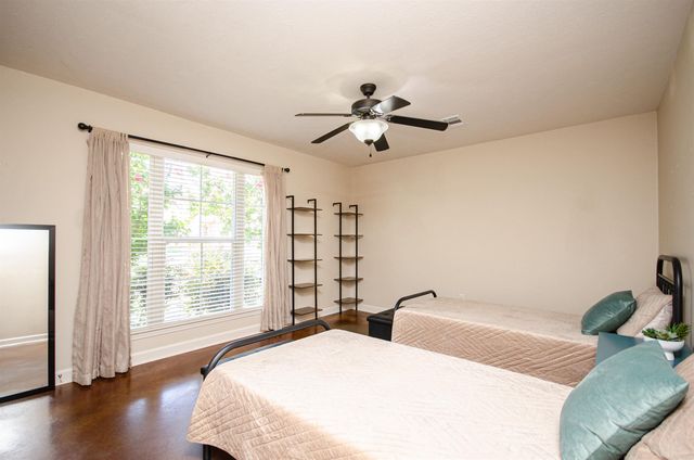 1040 Calloway Drive, Conway, AR 72034