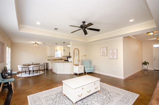 1040 Calloway Drive, Conway, AR 72034