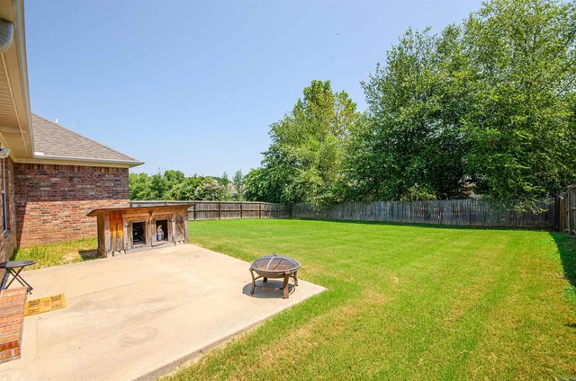 1040 Calloway Drive, Conway, AR 72034