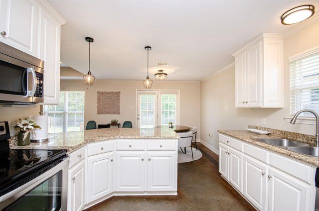 1040 Calloway Drive, Conway, AR 72034