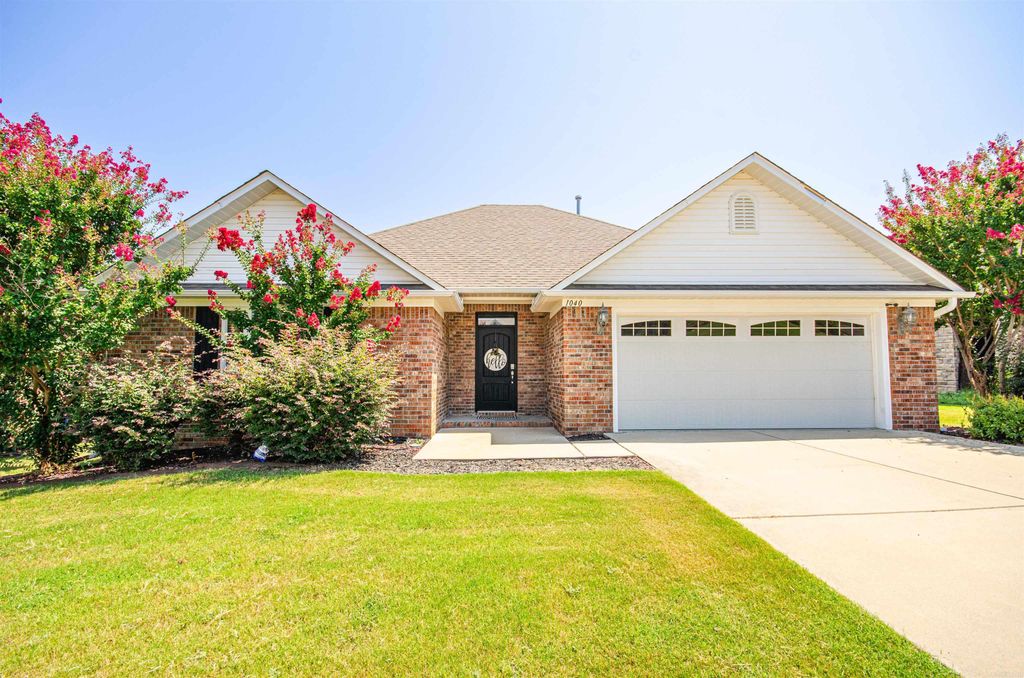 1040 Calloway Drive, Conway, AR 72034