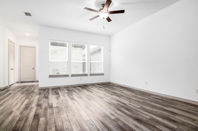 4549 English Maple Drive, Arlington, TX 76005