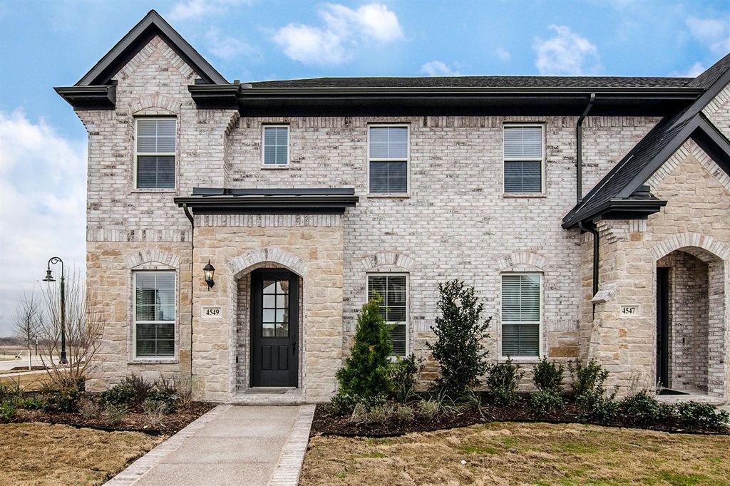 4549 English Maple Drive, Arlington, TX 76005