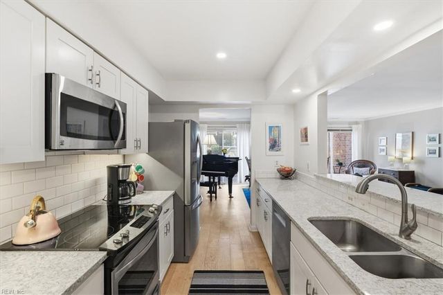 3961 Ocean Hills CT, Virginia Beach, VA 23451