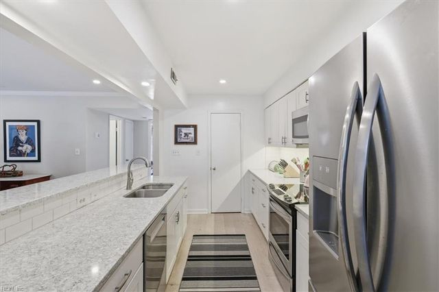 3961 Ocean Hills CT, Virginia Beach, VA 23451