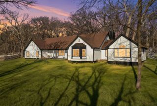 40W412 Winchester Way, St. Charles, IL 60175