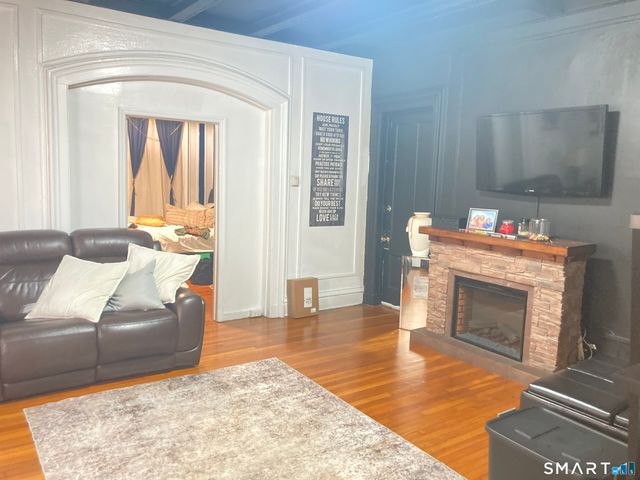607 Elm Street, New Haven, CT 06511