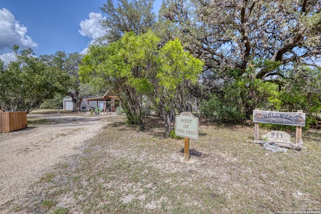 711 Mariposa Avenue, Concan, TX 78801