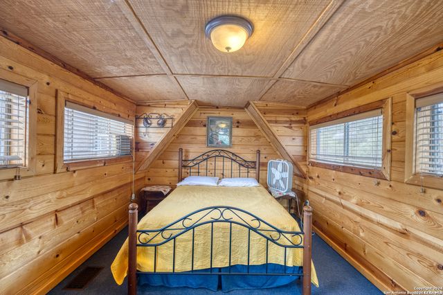 711 Mariposa Avenue, Concan, TX 78801