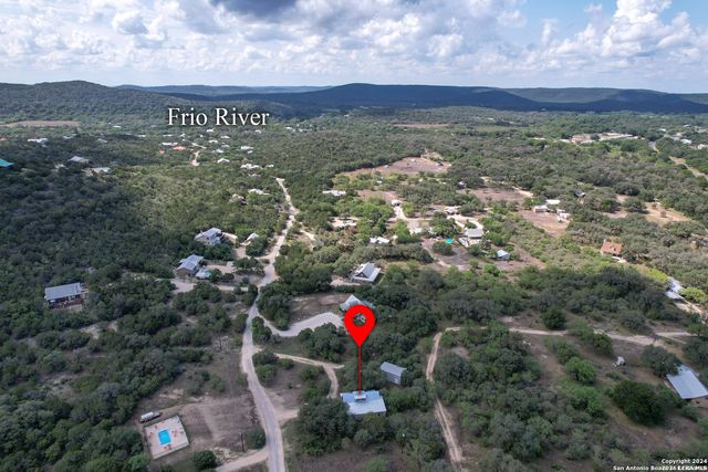 711 Mariposa Avenue, Concan, TX 78801