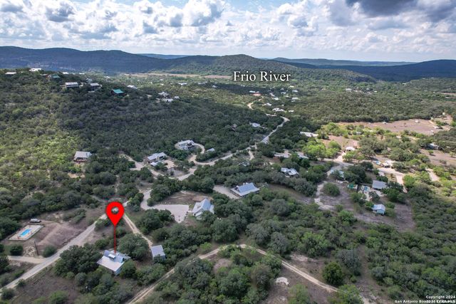 711 Mariposa Avenue, Concan, TX 78801