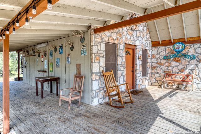 711 Mariposa Avenue, Concan, TX 78801