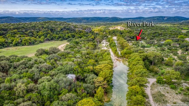 711 Mariposa Avenue, Concan, TX 78801