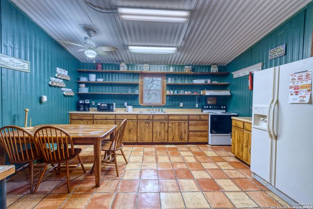 711 Mariposa Avenue, Concan, TX 78801