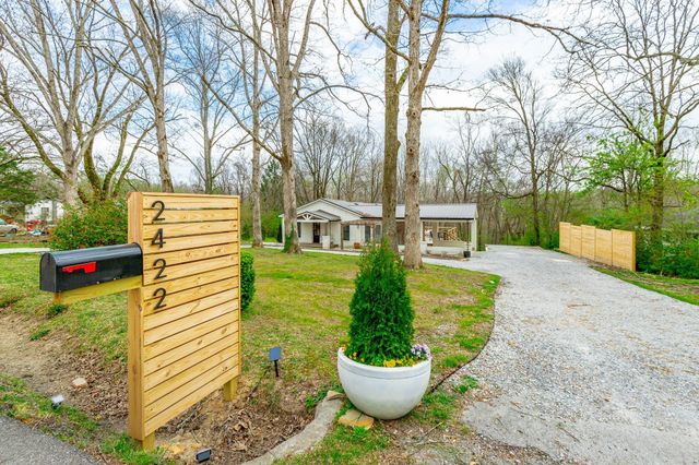 2422 Corral Road, Signal Mountain, TN 37377