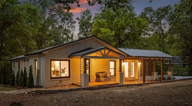 2422 Corral Road, Signal Mountain, TN 37377