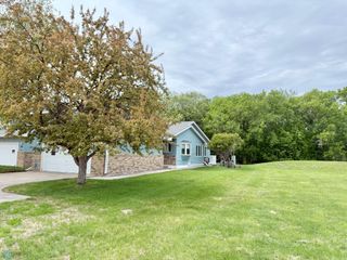 779 Royal Oaks Drive N, Fargo, ND 58102