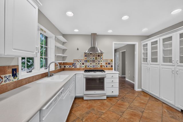 1308 VINTAGE DR, Columbia, MO 65203