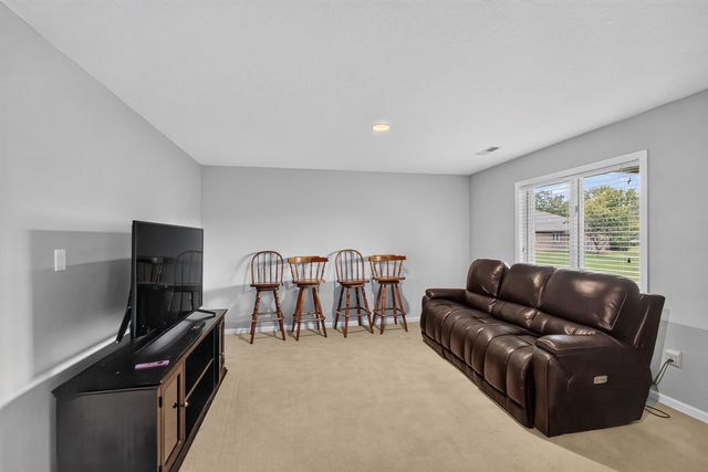1308 VINTAGE DR, Columbia, MO 65203