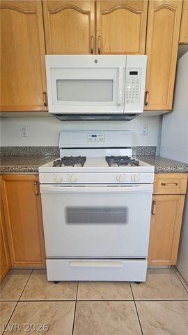 7828 Summer Harvest Avenue, Las Vegas, NV 89129