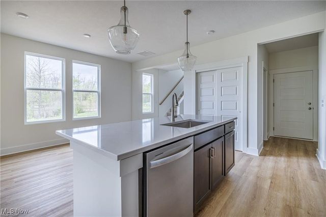 2105 Glenmont Drive, Brunswick, OH 44212