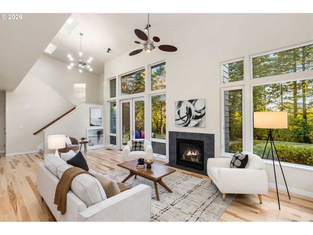 9342 Nw SKYLINE Blvd, Portland, OR 97231