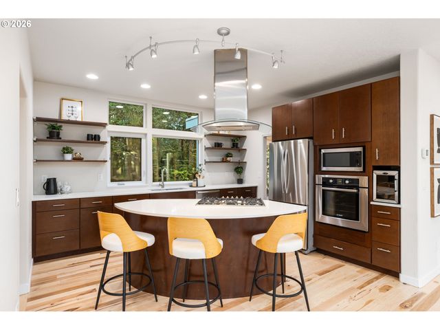 9342 Nw SKYLINE Blvd, Portland, OR 97231