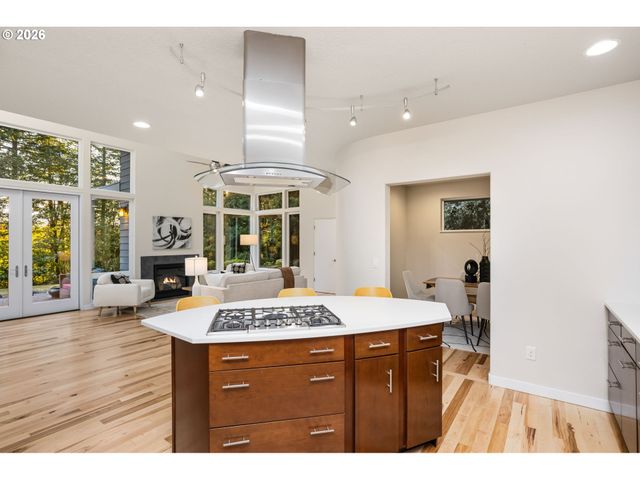 9342 Nw SKYLINE Blvd, Portland, OR 97231