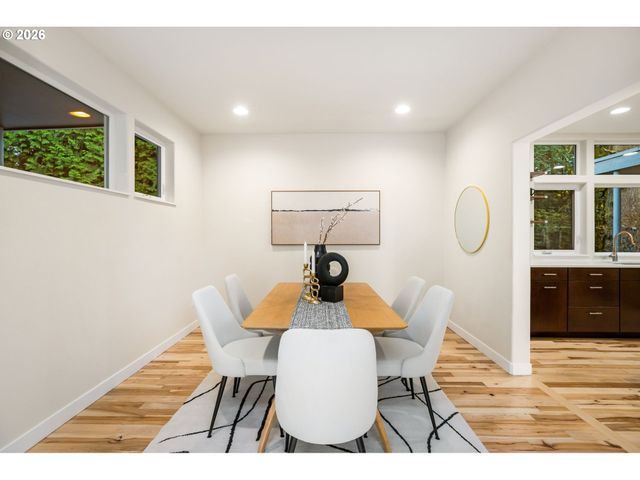 9342 Nw SKYLINE Blvd, Portland, OR 97231