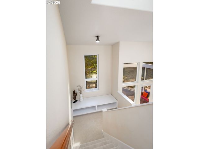 9342 Nw SKYLINE Blvd, Portland, OR 97231