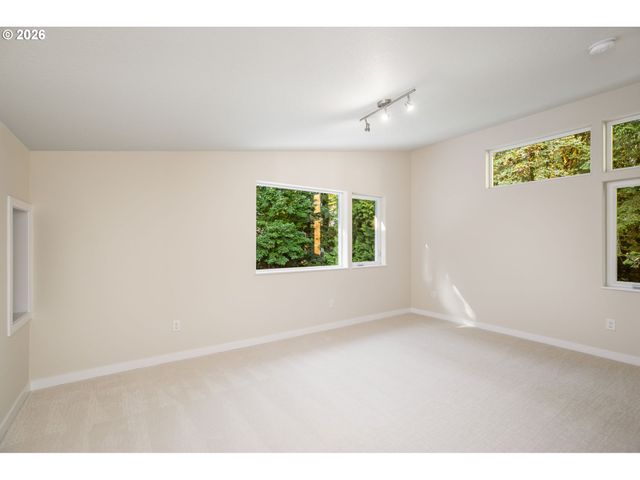 9342 Nw SKYLINE Blvd, Portland, OR 97231