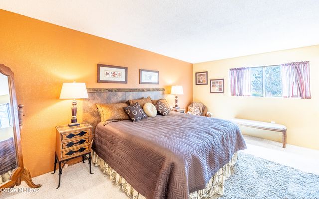 2031 S Santa Carla Drive, Green Valley, AZ 85614