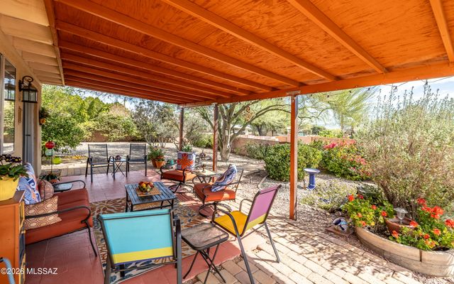 2031 S Santa Carla Drive, Green Valley, AZ 85614