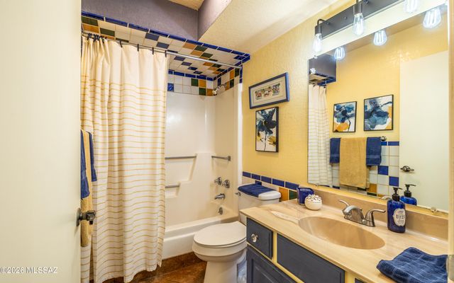 2031 S Santa Carla Drive, Green Valley, AZ 85614