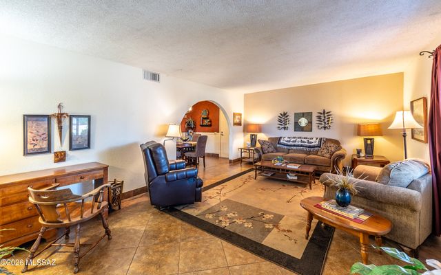 2031 S Santa Carla Drive, Green Valley, AZ 85614