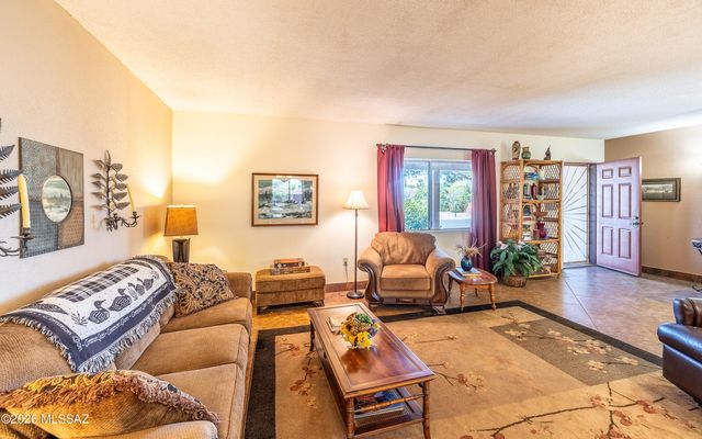 2031 S Santa Carla Drive, Green Valley, AZ 85614