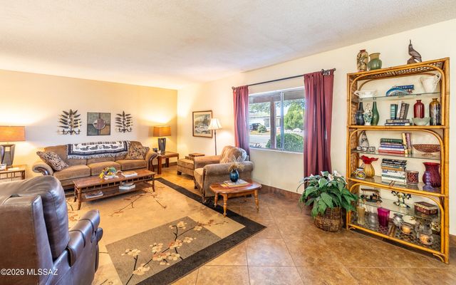 2031 S Santa Carla Drive, Green Valley, AZ 85614