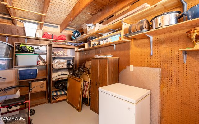 2031 S Santa Carla Drive, Green Valley, AZ 85614