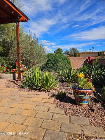 2031 S Santa Carla Drive, Green Valley, AZ 85614