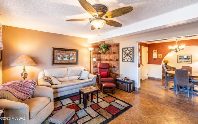 2031 S Santa Carla Drive, Green Valley, AZ 85614