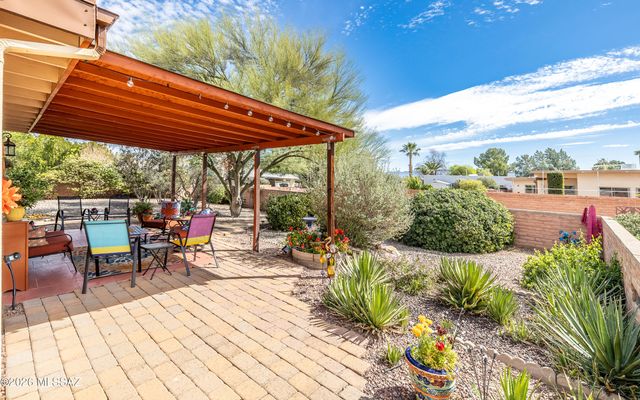 2031 S Santa Carla Drive, Green Valley, AZ 85614